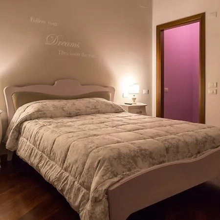 Oda ve Kahvaltı La Dimora Di Lara