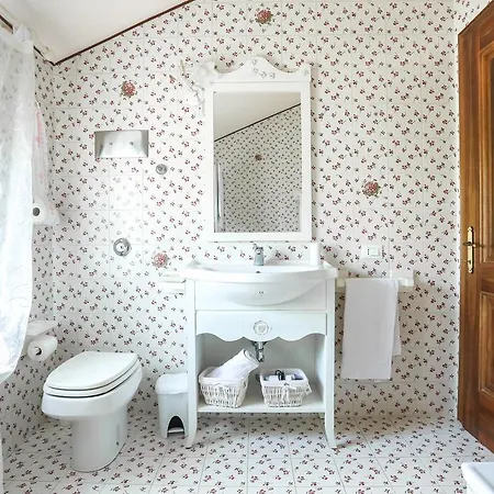 La Dimora Di Lara לינה וארוחת בוקר