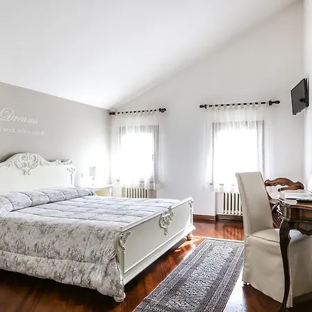 La Dimora Di Lara לינה וארוחת בוקר פרגנציול