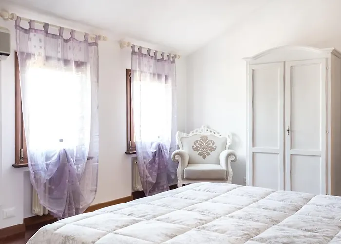 La Dimora Di Lara Bed & Breakfast 3*